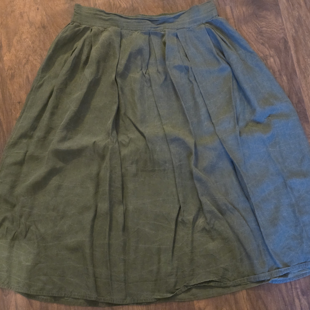 Green Midi A-Line Pleated Skirt for Work